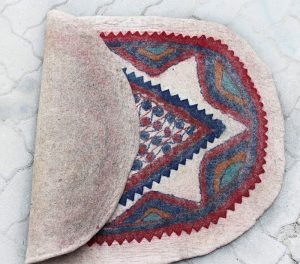 oval-felt-rug3-farwayart
